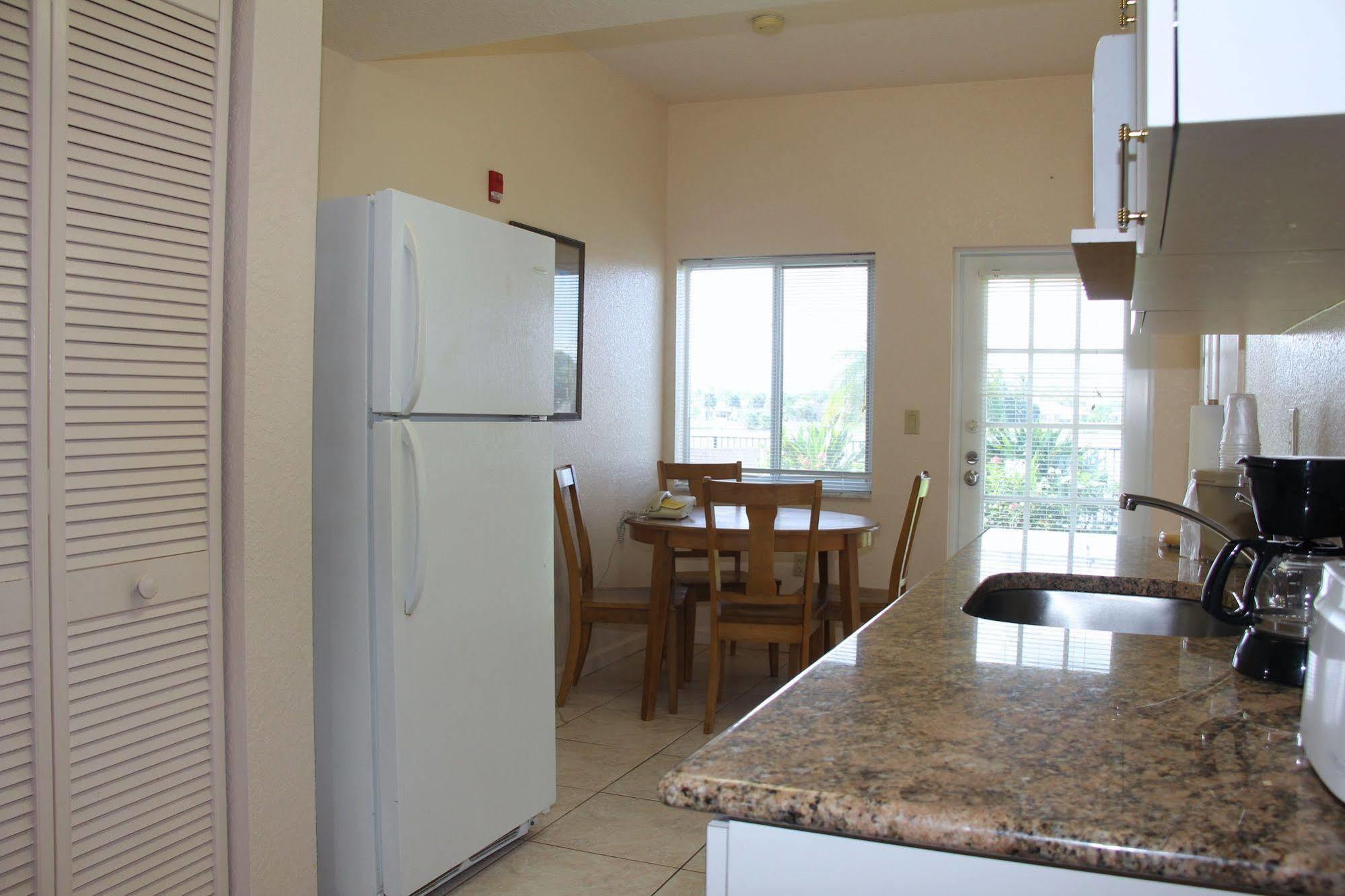 Royal Inn Hotel Loxahatchee Bagian luar foto